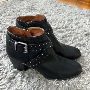 Short heeled black booties